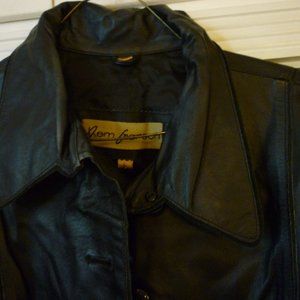 black leather coat lined L runs narrow ; 40" long